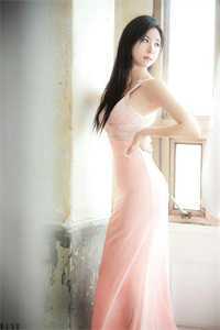 两个美女热吻舌吻