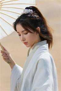 男朋友打女朋友光QQ的甜宠