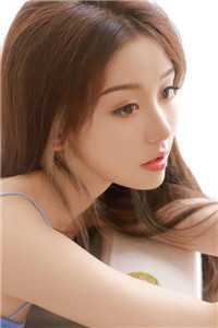 男和女一起打扑克