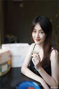 两个美女教你舌吻视频