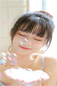 看镜子里的我怎么c你