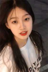 母亲和女儿同床同乐