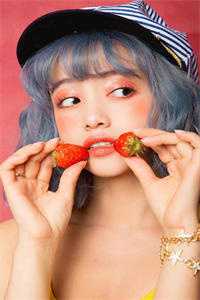 被男朋友脱了内裤打屁股