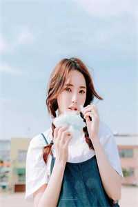 脖子后面凸起一坨肉