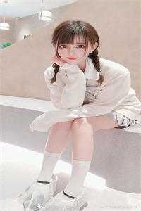 蓬莱仙山之彩蝶迎春