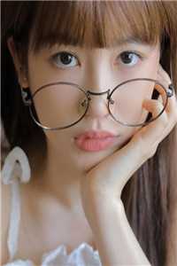舔女生的脚