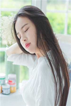 坤是放在女生的前面还是后面