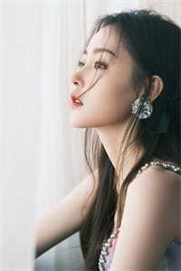 脱衣女