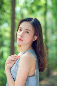 女学生裙底无内裤图片