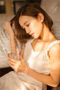 坠落春夜