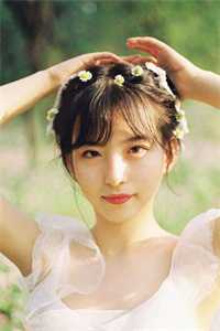 井川里予吃热狗红肠