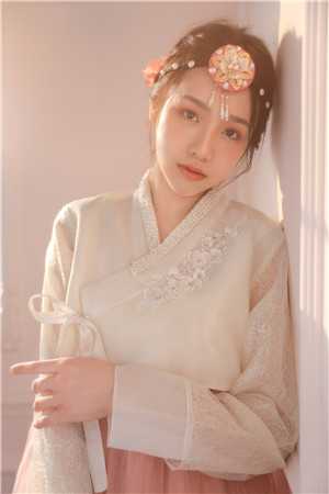 动漫美女拉大便在裤子里