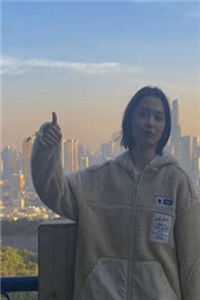 一边亲一边摸