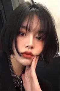 坐公交车一晃一晃进入